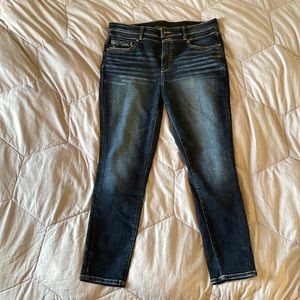 Women’s Buckle Black Jeans size 33 X 30. FIT # 75 Skinny. Like new condition.